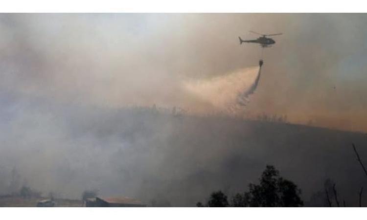 STANOVNIŠTVO EVAKUISANO: Najmanje 120 kuća uništeno u požaru! (FOTO)