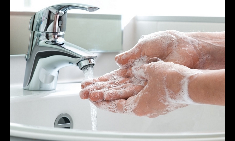 Nije bitno da li ruke perete toplom ili hladnom vodom: OVO JE KLJUČNO!