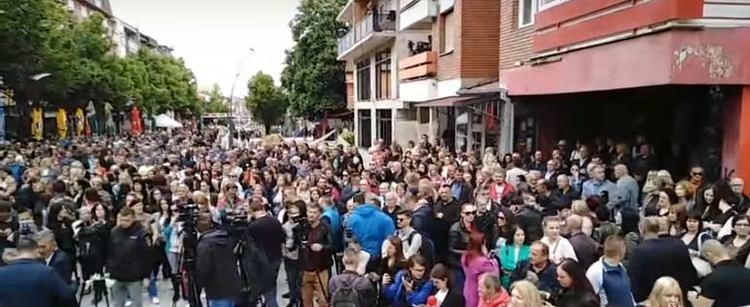 PROTEST U KOSOVSKOJ MITROVICI: Srbi rešeni da ostanu svoji na svome!