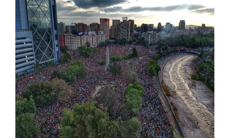 PROTESTI U ČILEU: Najmanje 1.659 ljudi povređeno! (FOTO)