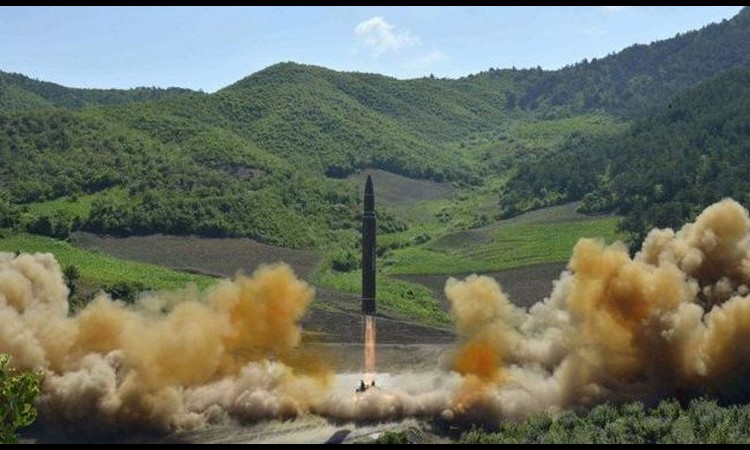 Severna Koreja je ispalila rakete!