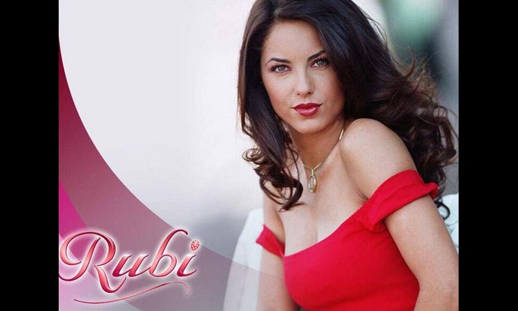 SVI JE PAMTIMO KAO FATALNU RUBI: Nakon što je pobedila rak, danas čuvena glumica izgleda potpuno drugačije! (FOTO)