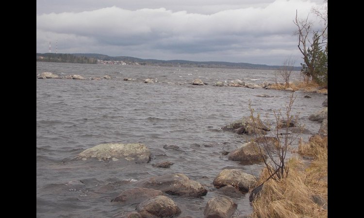 VELIKA TRAGEDIJA U RUSIJI: Stradala grupa dece u oluji na jezeru!
