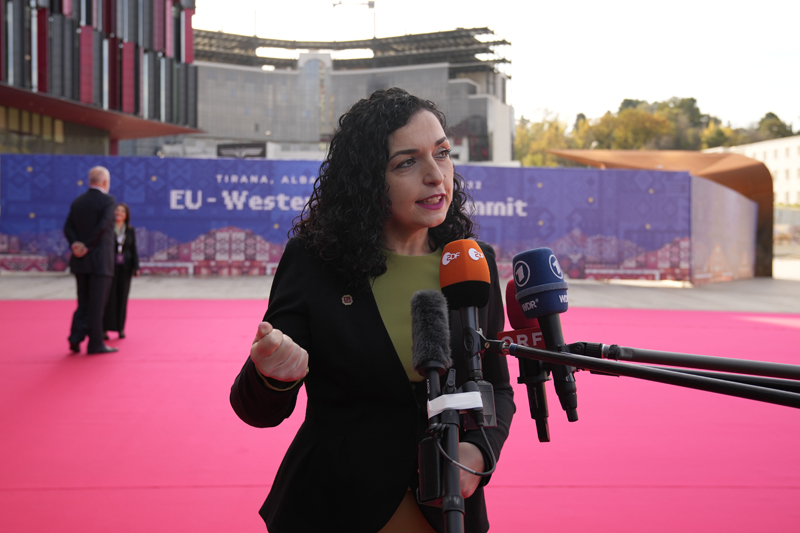 Vjosa Osmani izjavila je da će odluka o tome da li će biti odloženi izbori u opštinama na severu Kosova i Metohije biti doneta za nekoliko dana!
