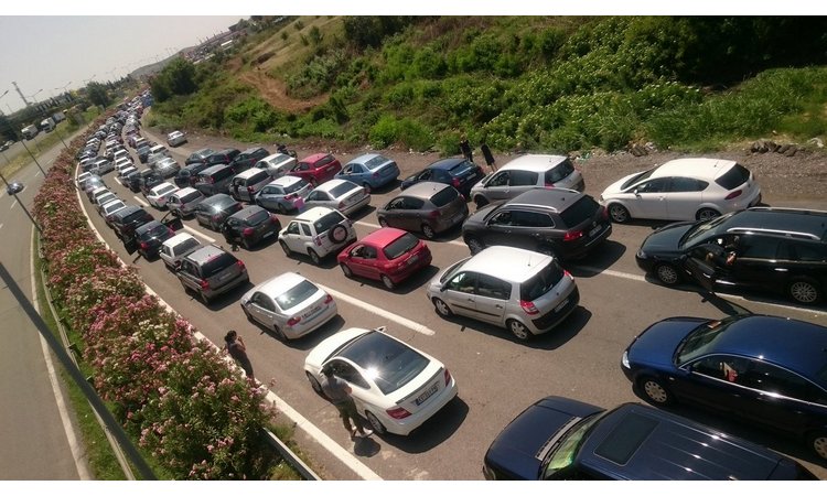 NAORUŽAJTE SE STRPLJENJEM: Na Batrovcima i Horgošu čeka se po dva sata, gužve i na ostalim graničnim prelazima!