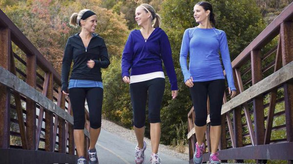 Uz samo OVAJ trik tokom brzog hodanja, potrošićete mnogo više kalorija!