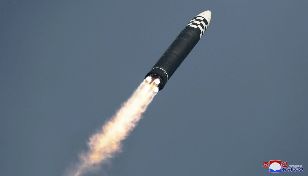 POVEĆAVA SE ZABRINUTOST ZAPADA: Iran prikazao prvu hipersoničnu balističku raketu domaće proizvodnje