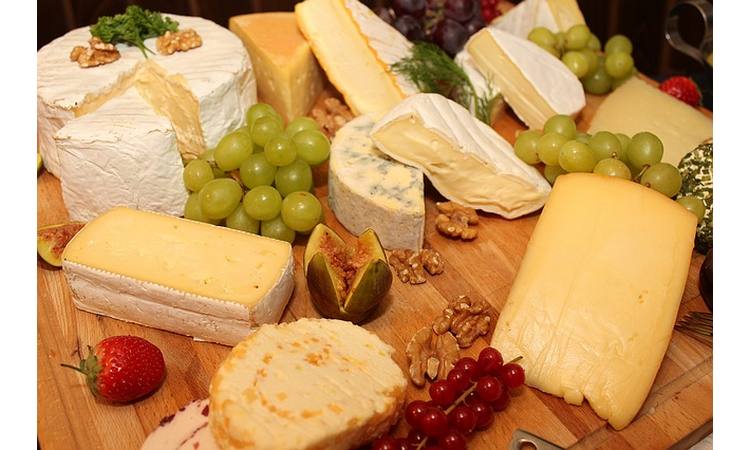 VEROVALI ILI NE: Dva kilograma sira prodali za 32.000 evra