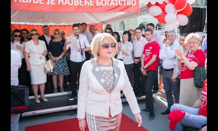 SLAVICA ĐUKIĆ DEJANOVIĆ: Pomoć Vlade Srbije dodatnim ulaganjima za parove koji ne mogu da dobiju potomstvo!