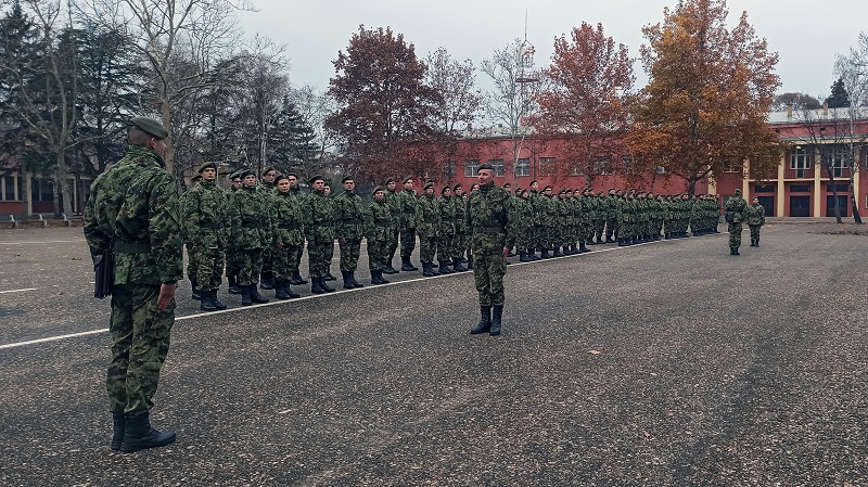PONOS SRBIJE: Prijem najmlađe generacije vojnika na služenje vojnog roka! (FOTO)
