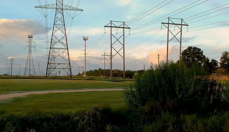 „TEORETSKI, CELA EVROPA MOŽE DA OSTANE BEZ ELEKTRIČNE ENERGIJE“: Jeziva predviđanja stručnjaka nakon današnjeg KOLAPSA u regionu