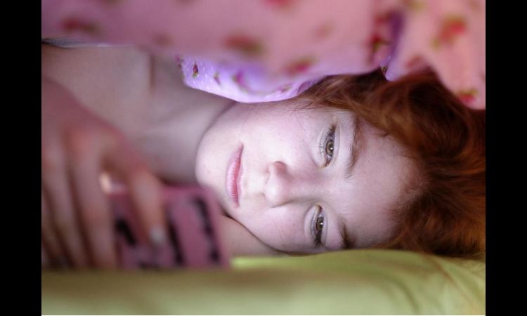 ISTRAŽIVANJE POKAZALO: Spavanje pored mobilnih telefona ugrožava vaš život!