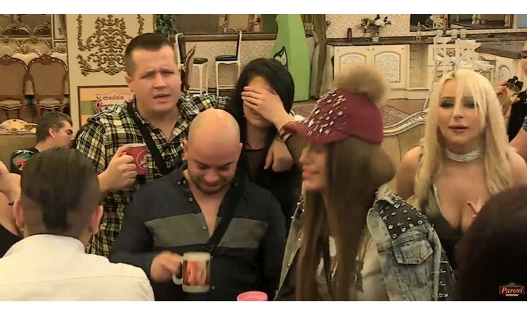 TEODORA SE TRESLA I PLAKALA: Ova pesma je potpuno uništila, svi takmičari je tešili!