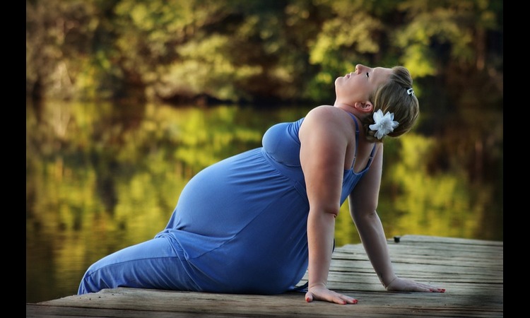 DIJETA NE DOLAZI U OBZIR: Kako smršati posle porođaja!