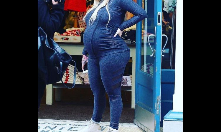 BIVŠA PORNO ZVEZDA POSTAJE MAJKA: Osećam se užasno teško! (FOTO)