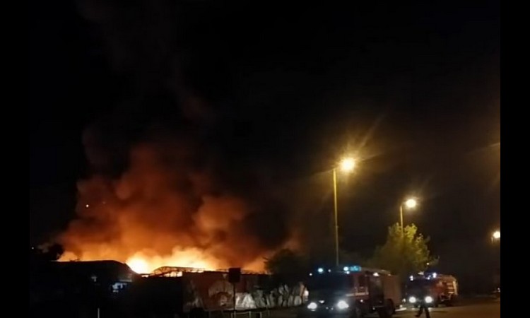 STRAVIČNA TRAGEDIJA U PAKISTANU: 122 ljudi izgorelo kada se prevrnula naftna cisterna!