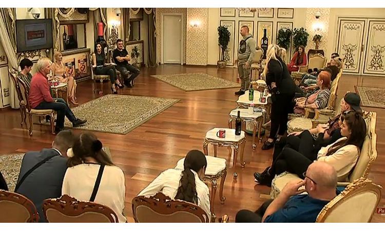 RODITELJSKI SASTANAK U NAJPOZNATIJOJ VILI „PAROVA“ SAMO ŠTO NIJE POČEO: Očekuje nas još jedno burno veče!