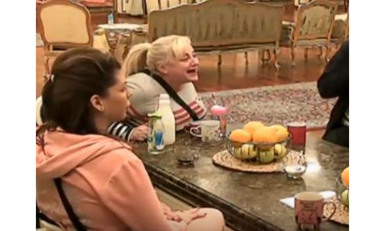 VESNA U NALETU BESA: Imam matorog koji me voli, ali i brdo frajera!