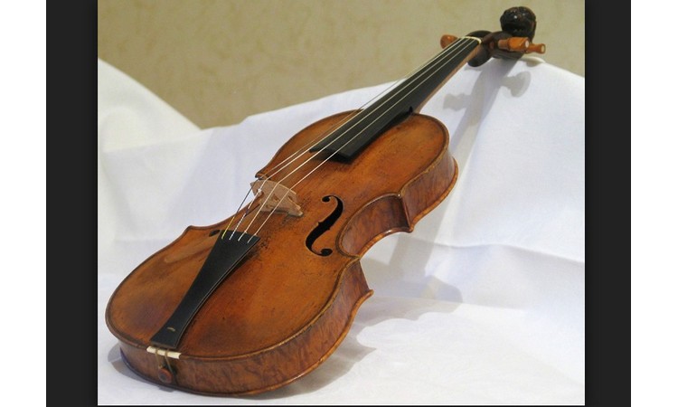 večeras takmičenje violinista seniora!