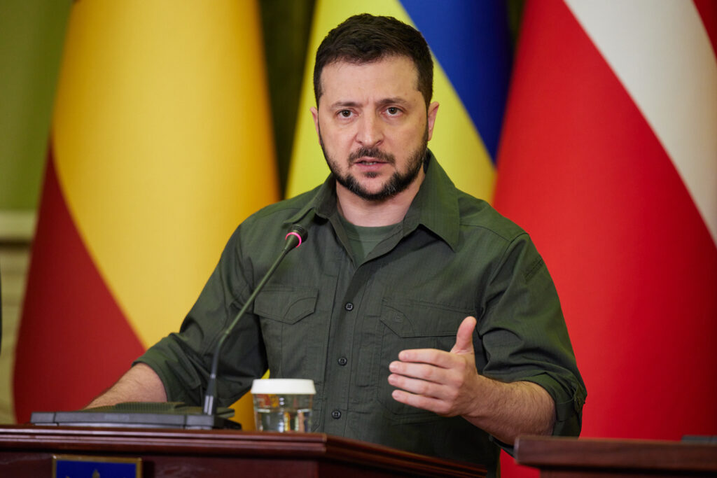 ZELENSKI ODUZEO DRŽAVLJANSTVO ČETVORICI POLITIČARA: Ako ne služe narodu Ukrajine naše akcije će biti odgovarajuće