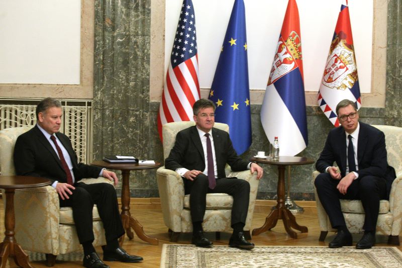 "ISKREN I KOREKTAN RAZGOVOR" Vučić se oglasio nakon sastanka sa Lajčakom i Eskobarom (FOTO)