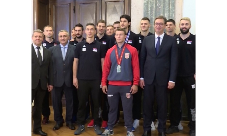 Vučić sa osvajačima medalja: Obradovali ste Srbiju, država je spremna još više da ulaže u sport!