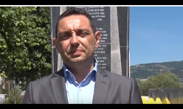 VULIN PORUČUJE : Važnija im je PRAVNA DEFINICIJA Srebrenice od žrtava!