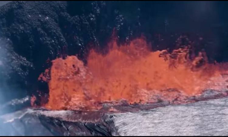 ERUPCIJA VULKANA U INDONEZIJI: Izbacuje pepeo u visini od šest kilometara, zatvorena dva tamošnja aerodroma!