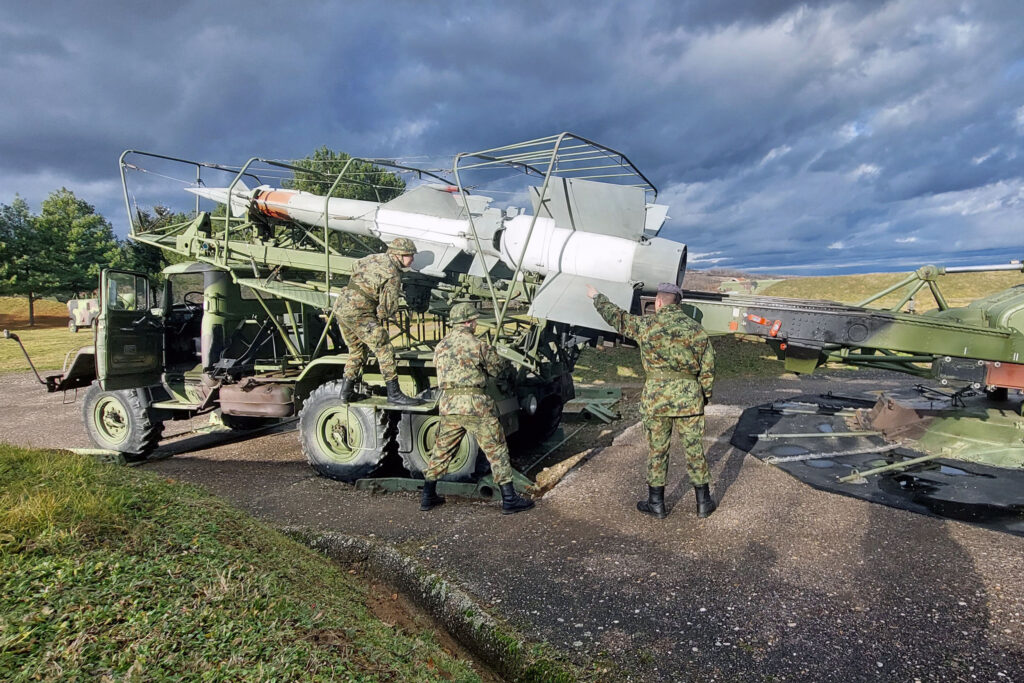 ZA EFIKASNU I POUZDANU ODBRANU ZEMLJE: Intenzivna obuka u 250. raketnoj brigadi za PVD (FOTO)