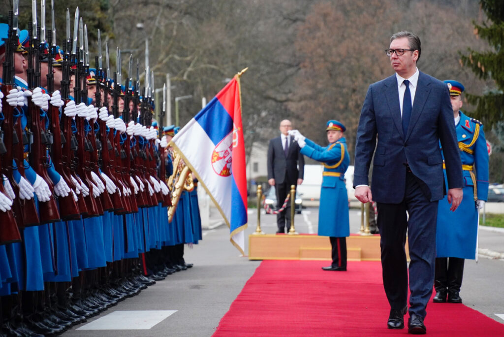 VUČIĆ NA SASTANKU U DOMU GARDE: Predsedniku će predstaviti rezultate analize stanja Vojske Srbije (FOTO)