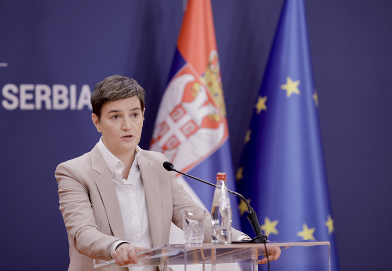 SRBIJA SLAVI DAN DRŽAVNOSTI Premijerka Srbije Ana Brnabić podseća: „Pre 188 godina donet jedan od najliberalnijih ustava u tadašnjoj Evropi, Sretenjski ustav!“