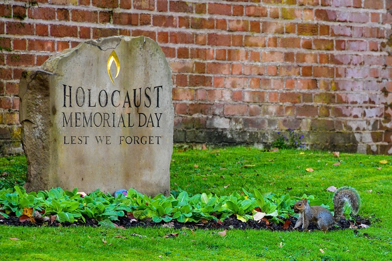 DA SE NE ZABORAVI: Danas se obeležava Međunarodni dan sećanja na žrtve Holokausta