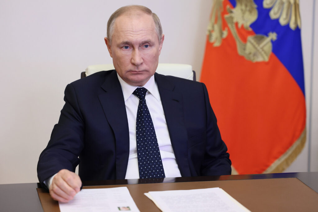 „ZELENSKI JE KAO PROSJAK“ Britanci izneli svoj stav o Putinu i Rusiji