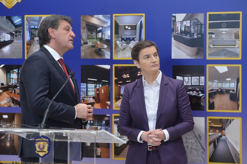 Premijerka Brnabić i ministar Gašić obišli renovirane prostorije Uprave za strance