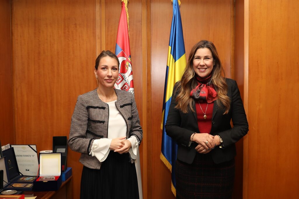 Ministarka rudarstva i energetike Dubravka Đedović sastala se da danas sa ambasadorkom Švedske u Srbiji Anikom Ben David!