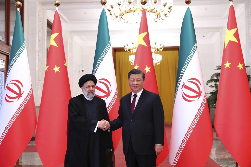 Sastanak iranskog i kineskog predsednika: Evo kakve poruke su razmenili Raisi i Si!