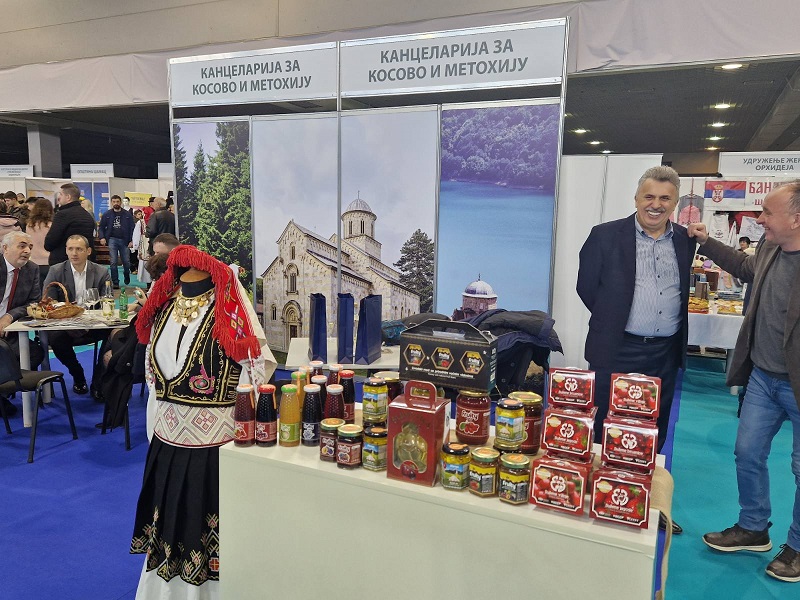 SAJAM ZAVIČAJA U NOVOM SADU: Kancelarija za KiM predstavila gastronomsko i kulturno nasleđe južne srpske pokrajine (FOTO)