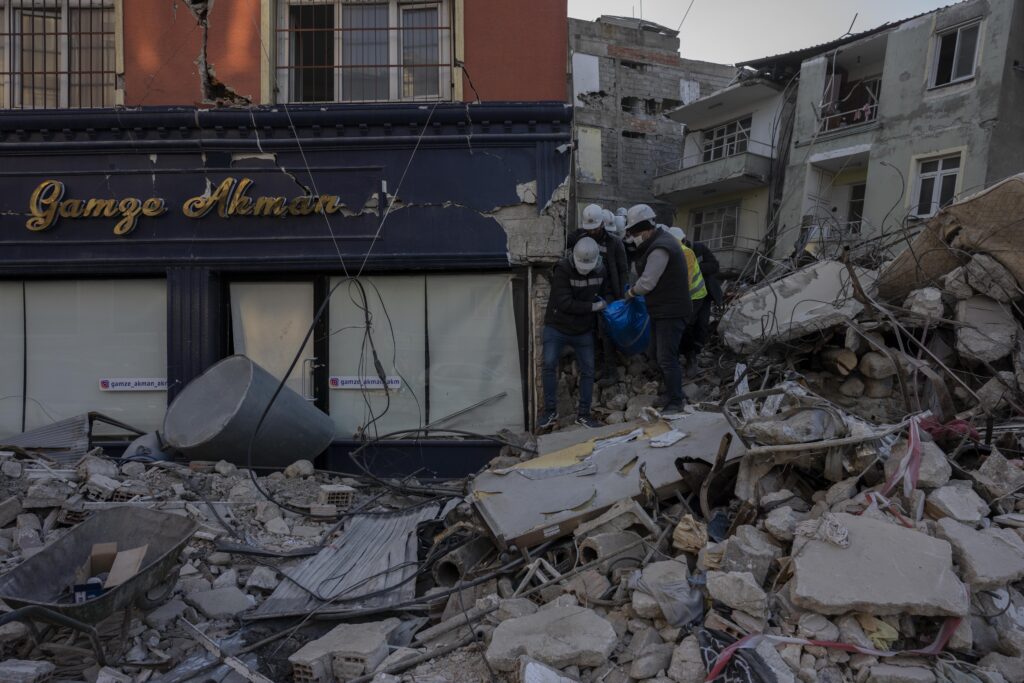 PONOVO SE TRESLO TLO: Zemljotres jačine 5,5 pogodio istočnu Tursku