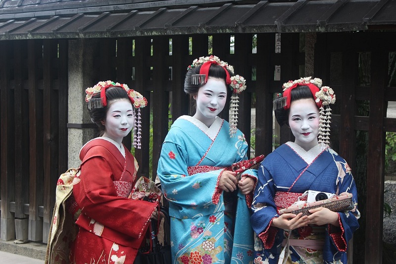 JAPAN „OŽIVLJAVA“ GEJŠE:  Sve za razvoj turizma