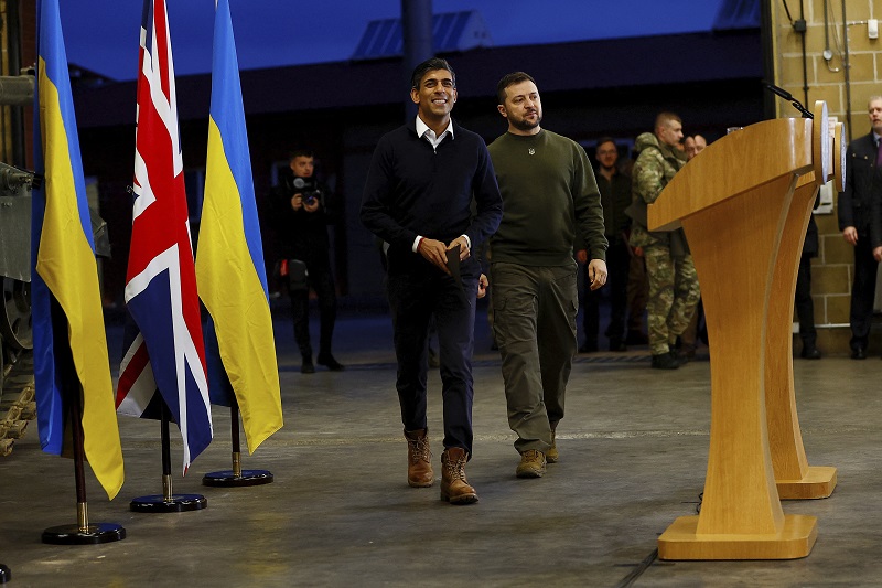 BRITANSKO ORUŽJE ĆE SE PROIZVODITI U UKRAJINI: Moguć dogovor Londona i Kijeva