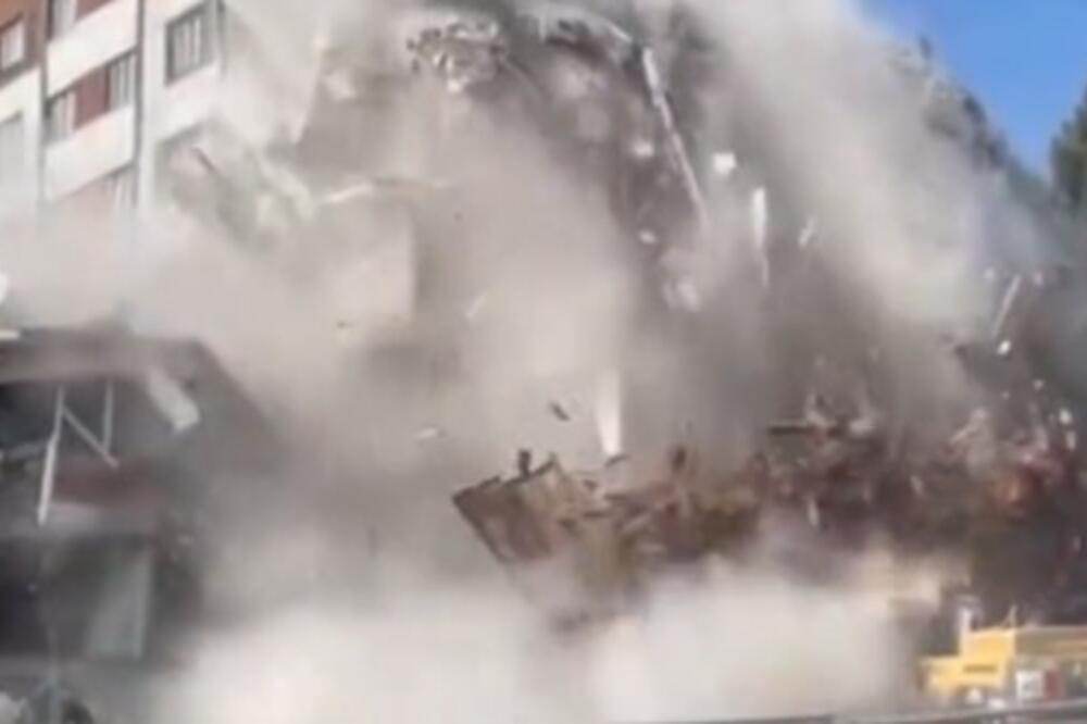 PANIKA U TURSKOJ! SVE SE DESILO U 5 MINUTA: Jezivi snimci zemljotresa obišli svet  (VIDEO)