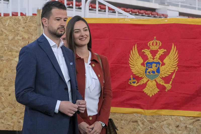 „OČEKUJE NAS SIGURNA POBEDA“: Supruga Jakova Milatovića samouverena!