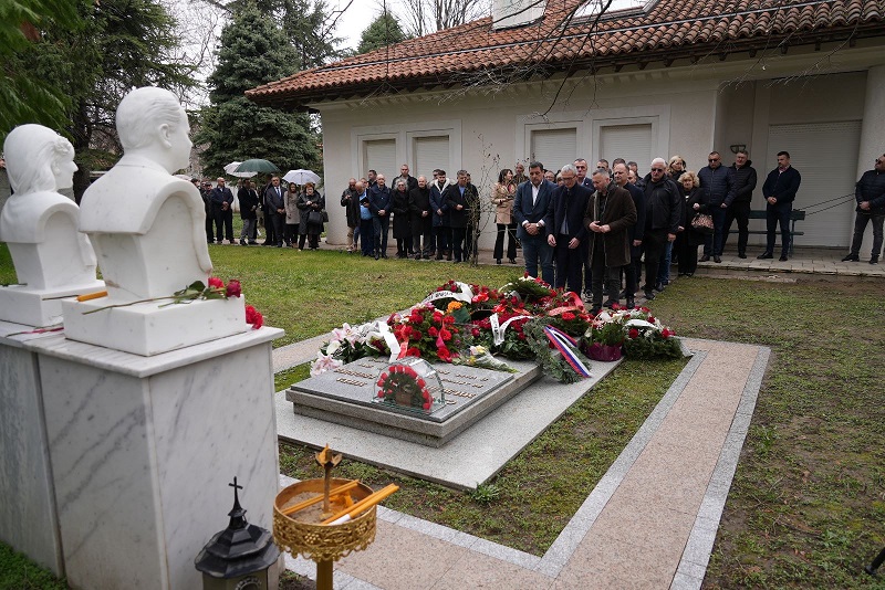 Pokret socijalista odao poštu bivšem predsedniku Srbije i SRJ Miloševiću