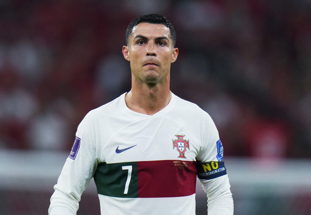 NAVIJAČI MU SKANDIRALI „MESI, MESI“: Pogledajte kako je sramotno Ronaldo odgovorio (VIDEO)