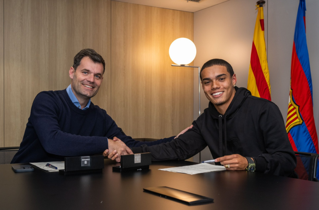 Ronaldinjo junior u Barseloni, nastavlja očevim stopama: Katalonci potpisali sina nekadašnje zvezde