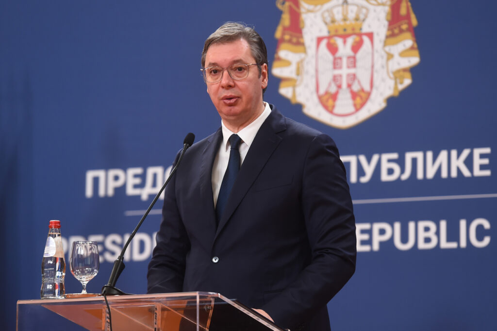REČI KOJE ĆE PAMTITI: Predsednik Vučić čestitao dr Zoranu Kneževiću izbor za predsednika Srpske akademije nauka i umetnosti (SANU)!