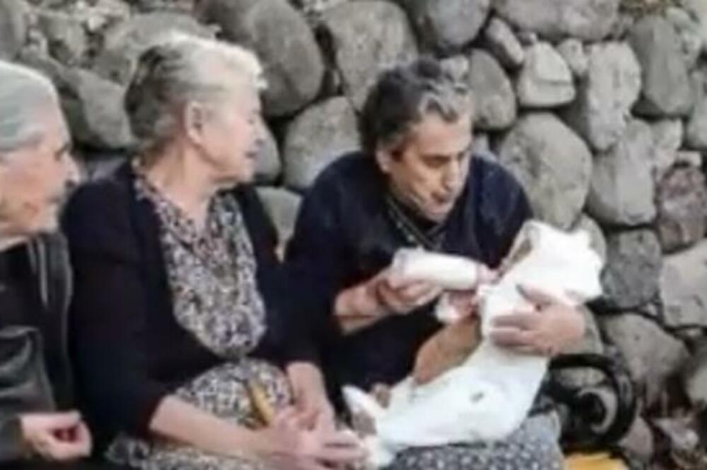 UTKALE SU MIR U SVAKU KOST: Preminula poslednja od tri grčke bake koje su 2015. godine kandidovane za NOBELOVU nagrada! (VIDEO)
