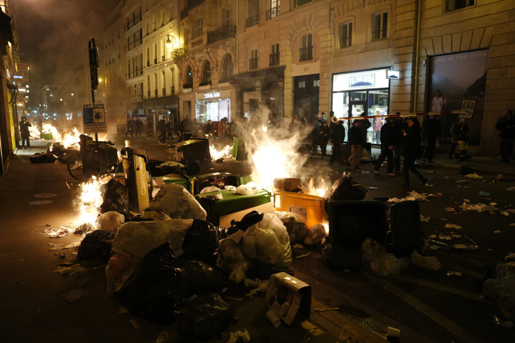 HAOS U FRANCUSKOJ NE PRESTAJE: Raspoređuju se oklopna vozila žandarmerije