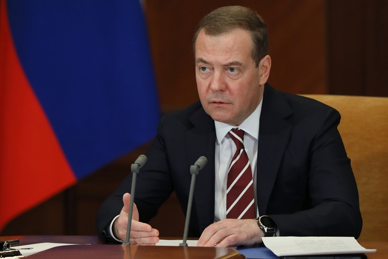 "UKRAJINA ĆE NESTATI, SVETU JE POTREBNA "VELIKA RUSIJA": Istorijska izjava Medvedeva!