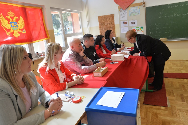 NEIZVESNO DO SAMOG KRAJA? Izborna tišina uoči drugog kruga predsedničkih izbora u Crnoj Gori počinje u ponoć!
